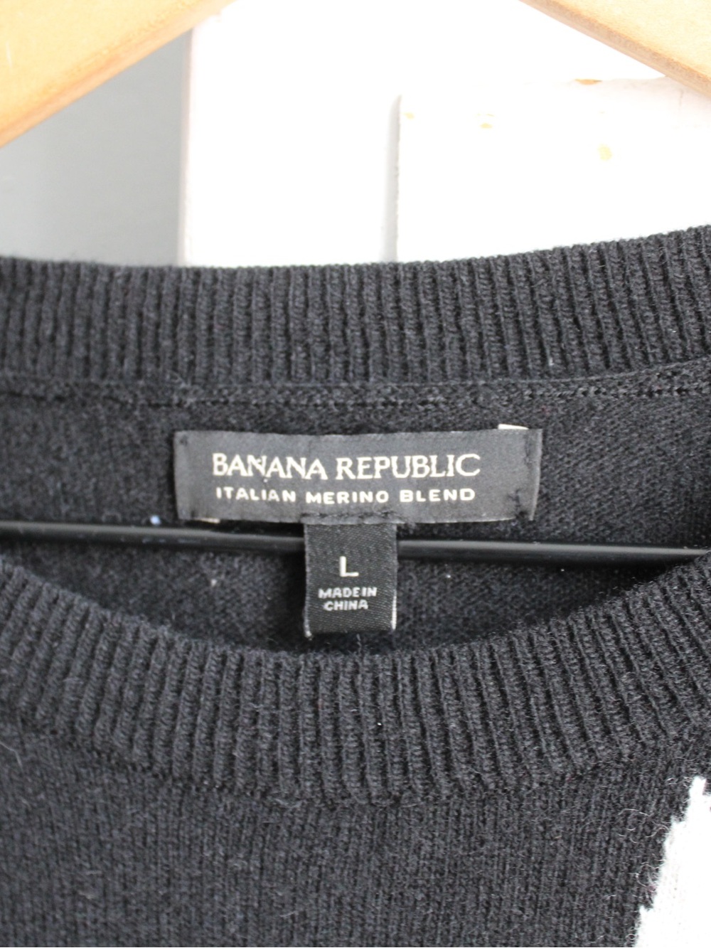 Banana Republic Wool Black Crewneck Sweater with White Colorful Stars sz Large - Picture 2 of 3